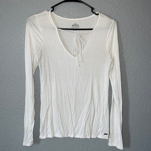 3/$15 Soft, Stretchy Long Sleeve with Front Ties 🤍